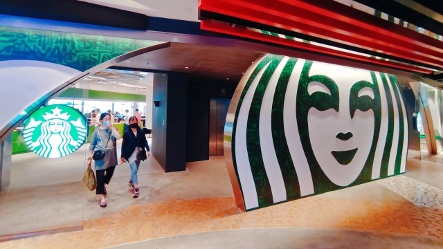 Starbucks is about to report earnings. Here's what to expect