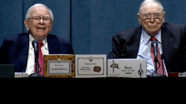 Buffett bought more Apple last quarter and says he would have added more if the stock didn't rebound