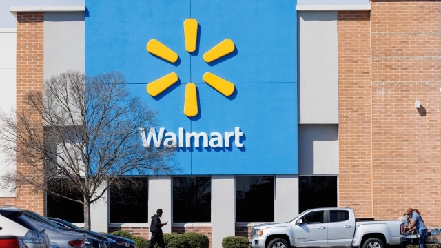 Walmart lays off hundreds of workers at e-commerce facilities