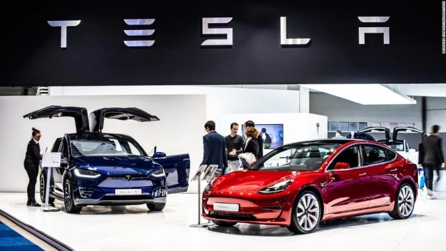 Tesla Stock Rallies 54% YTD, Top Analyst Says Don't Sell Yet