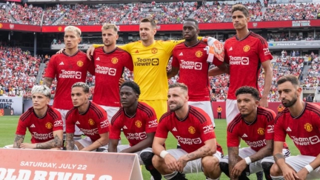 Manchester United stock falls despite “record breaking” Adidas kit deal