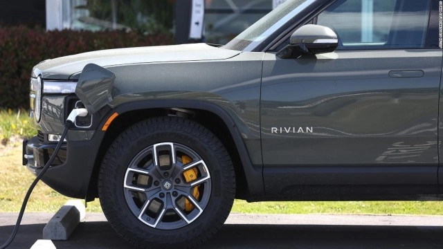 Rivian has both good and bad news at end of tough day for EV stocks