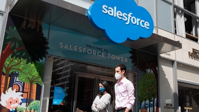 Walmart Offers Delivery and BOPIS Tools to Retailers Using Salesforce