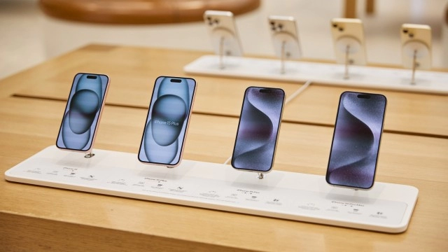 Apple iPhone and Mac sales forecasts trimmed ahead of 4Q earnings