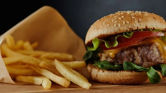 Fast-Food Stocks Set To Sizzle This Summer