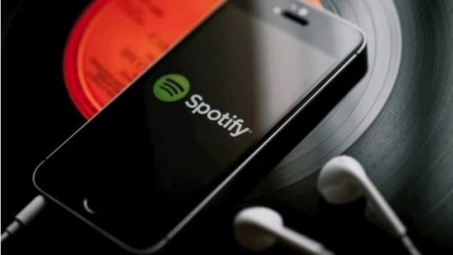 Spotify stock briefly drops to an all-time low; is it set to plunge further?