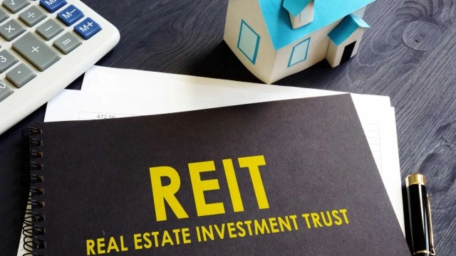 7 REITs to Buy Now