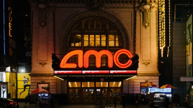 AMC Entertainment settles in preferred shares row