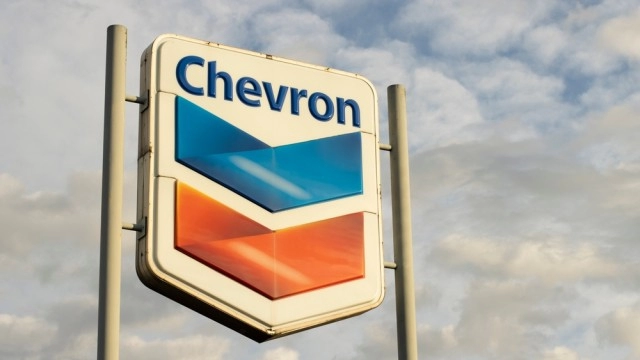 Chevron ups share buyback rate despite lower oil prices