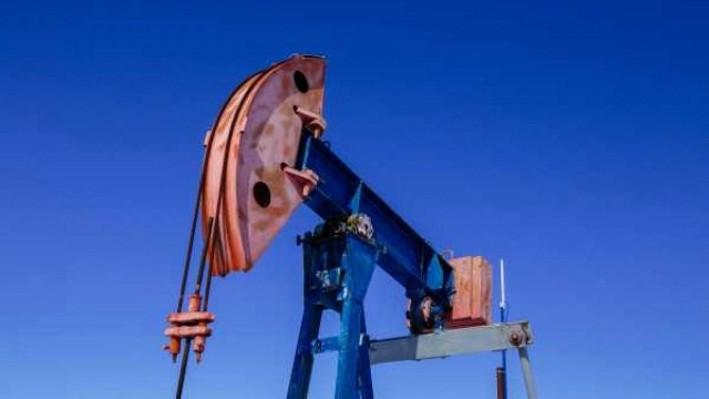 Crude Oil Weekly Price Forecast – Crude Oil Continues to Consolidate Overall