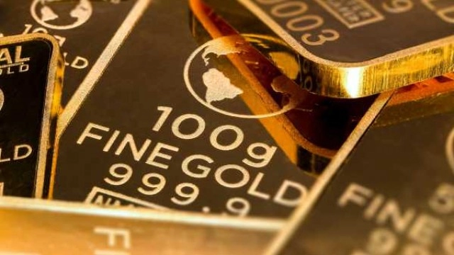 Gold Confirms Bullish Reversal on Weekly Time Frame, Targets 1,971