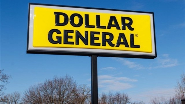 Should Dollar General or Dollar Tree Give Investors a Case of FOMO?