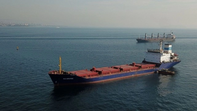 Oil Price Cap Triggers Tanker Traffic Jam in Turkish Straits