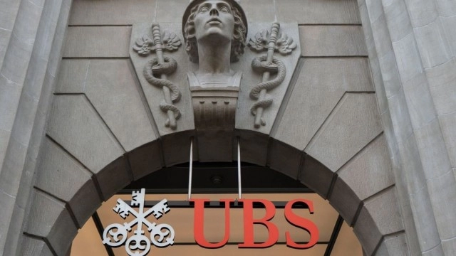 UBS Offers $1 Billion to Take Over Credit Suisse