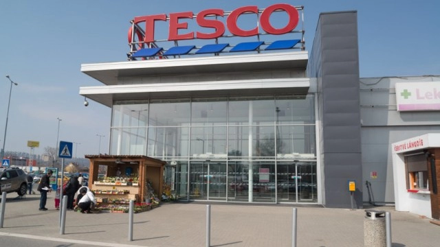 Tesco share price has retreated for 8 weeks: don't buy the dip