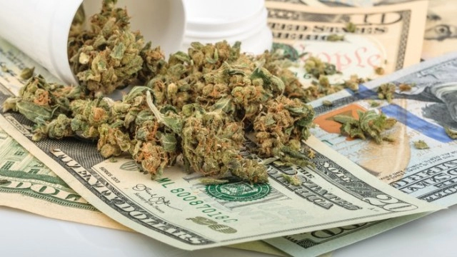 2 Ancillary Cannabis Stocks Under $2 For April 2022