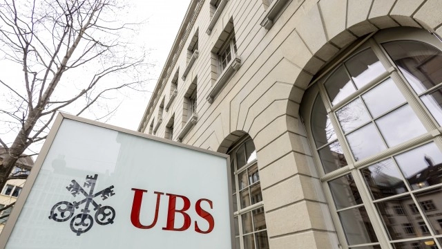 UBS looks to bring Naratil back and mulls Swiss bank spin-off - NZZ