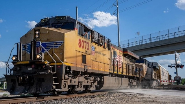 What To Expect From Union Pacific's Q3 After Stock Up Only 2% This Year?